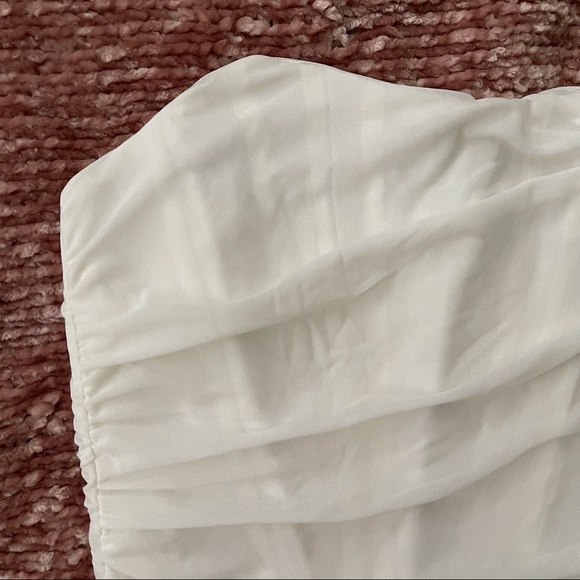 White corset - Picture 3 of 5